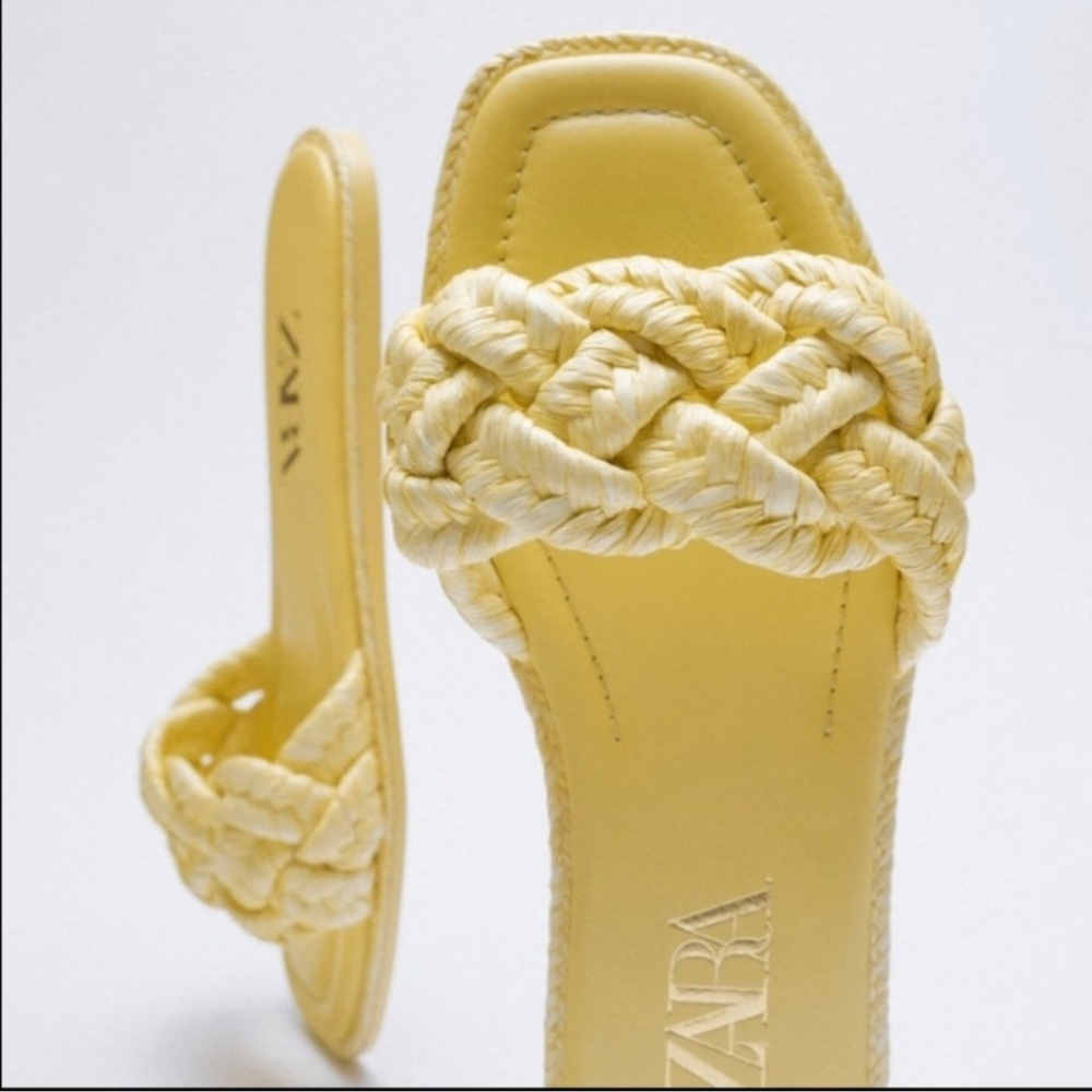 ZARA WOVEN RAFFIA FLAT SANDALS